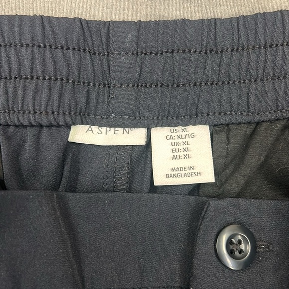 Women’s athletic shorts - Picture 3 of 3